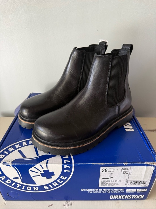 Shoes - Birkenstock Highwood Slip on Chelsea Black Leather Boots • NIB • Women’s 38